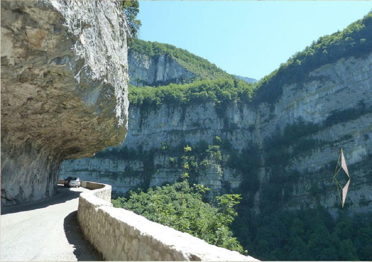 Okami Du Vercors Saint-Laurent-en-Royans Ngoại thất bức ảnh